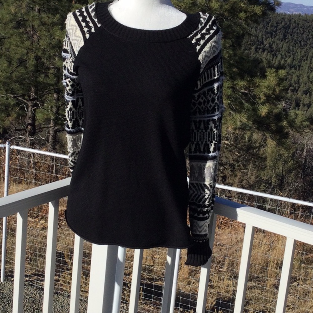 NWT Staccato Cali Sweater